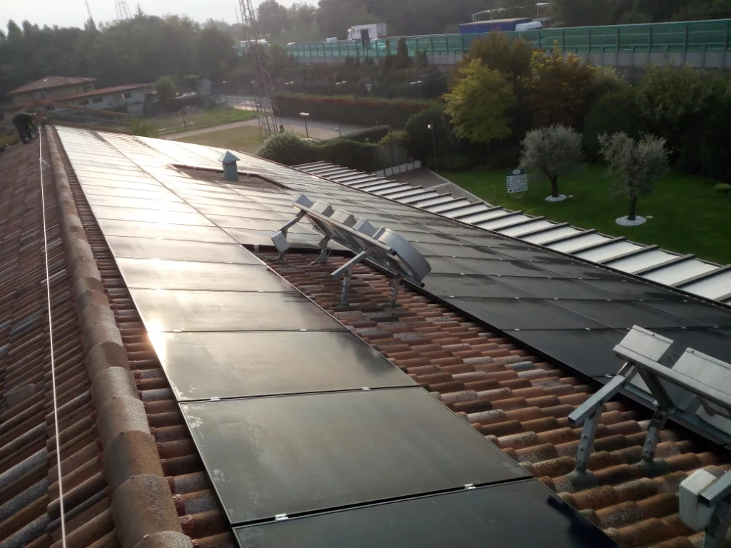 Impianto fotovoltaico commerciale da 121 kWp per Vip’s Motel, Lonato del Garda (BS)